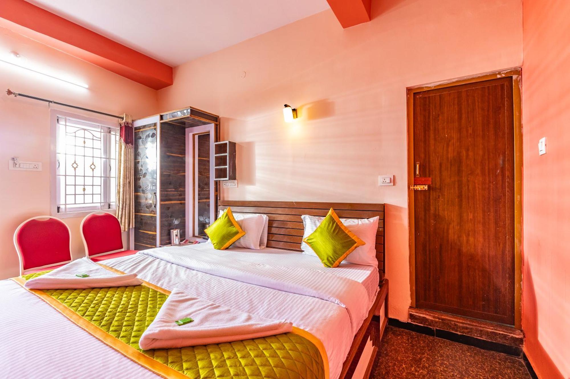 Sv Residency Hotel อูตี ภายนอก รูปภาพ