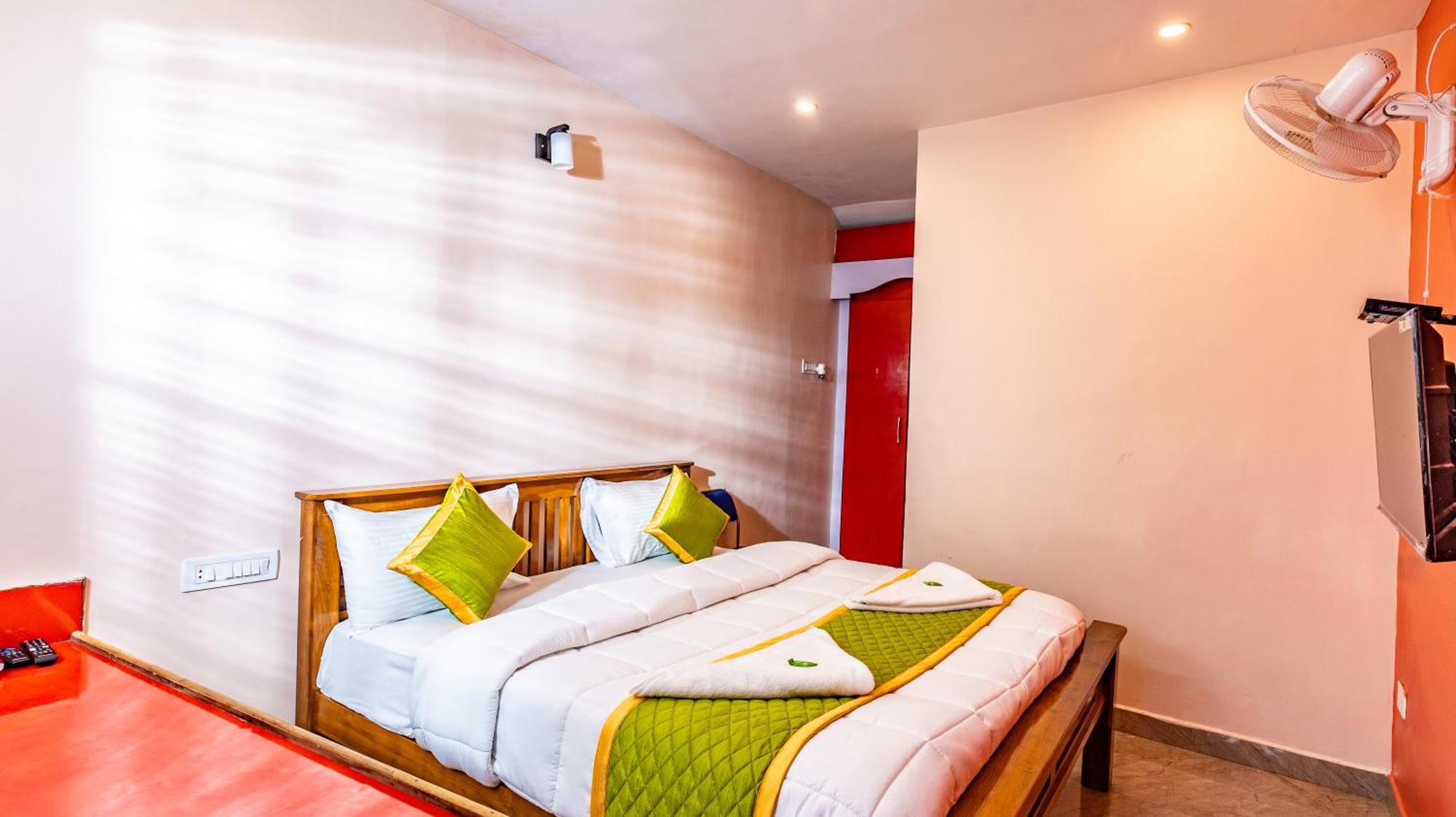 Sv Residency Hotel อูตี ภายนอก รูปภาพ
